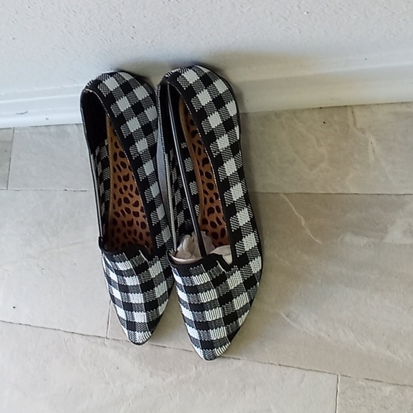 Shoes - Picture 2 of 4